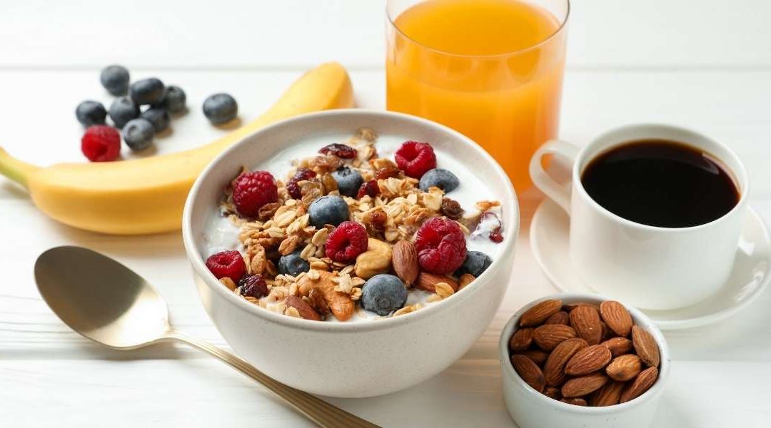 Petit déjeuner sain : que manger pour bien démarrer la journée ?